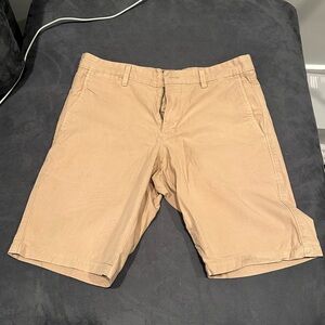 GAP Tan Flat Front Shorts Versatile Summer Essential - Men’s waist 32
